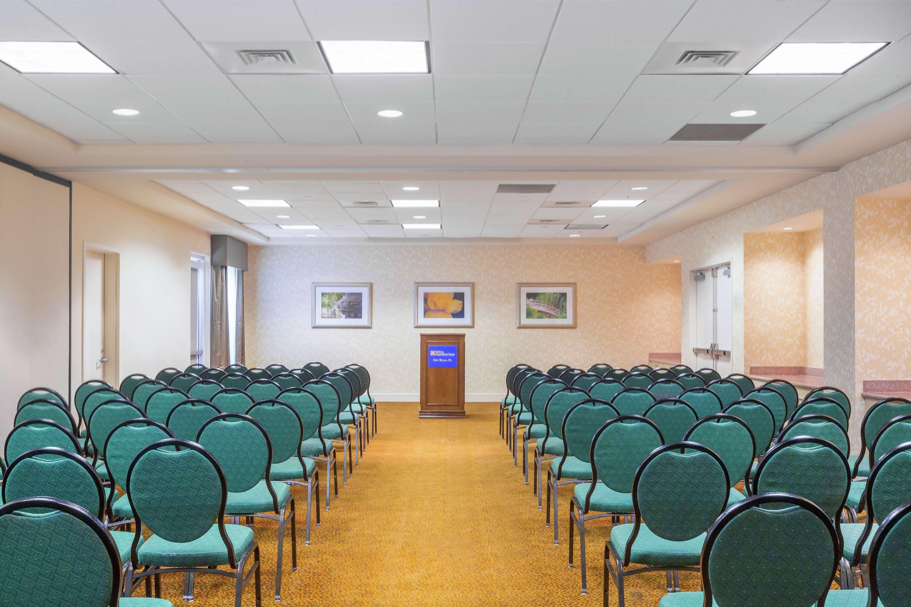 Hilton Garden Inn Форт Майерс Екстериор снимка