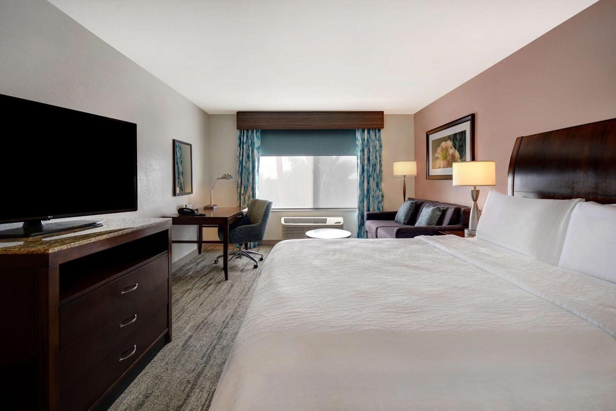 Hilton Garden Inn Форт Майерс Екстериор снимка