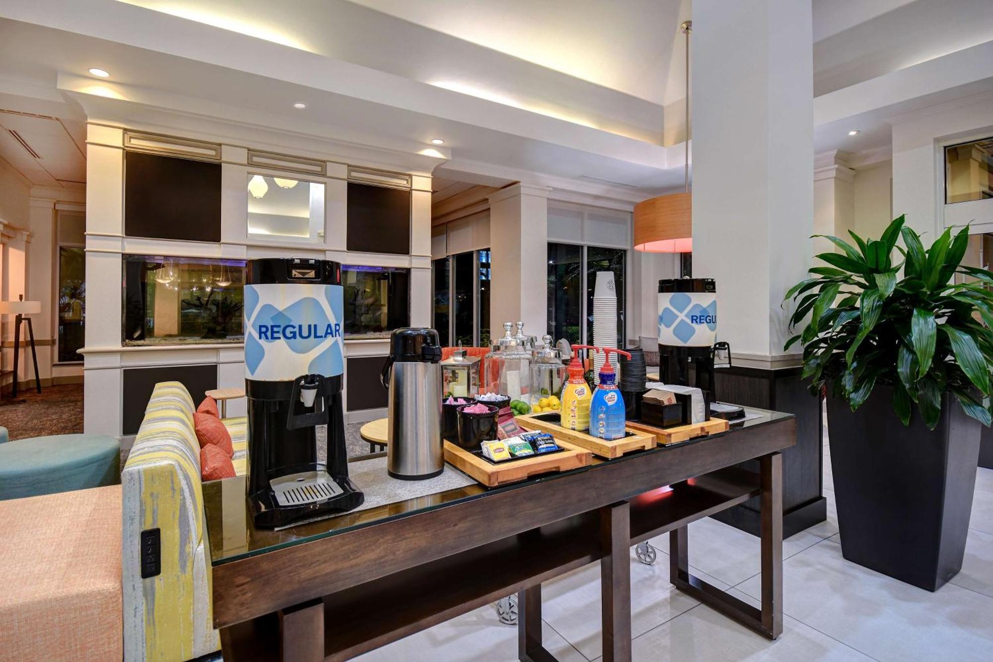 Hilton Garden Inn Форт Майерс Екстериор снимка